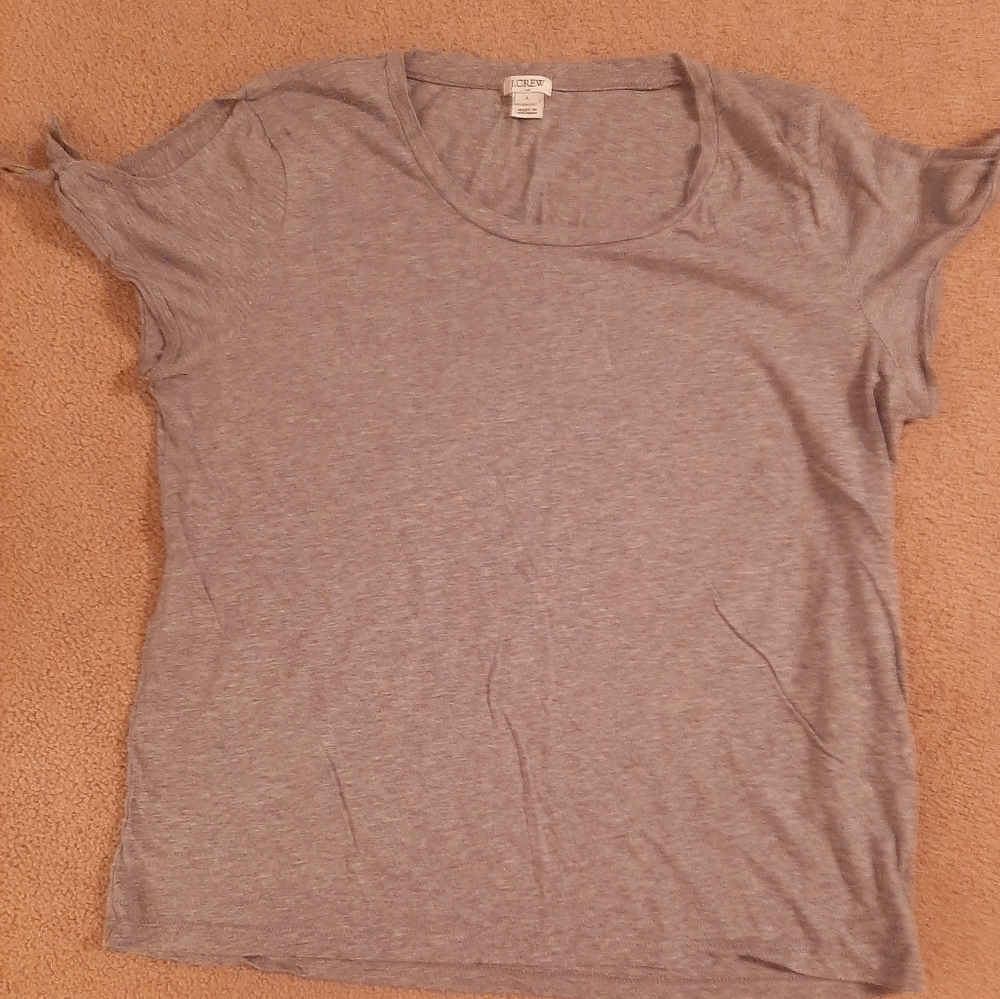 Gray Tee with key hole and tie sleeves